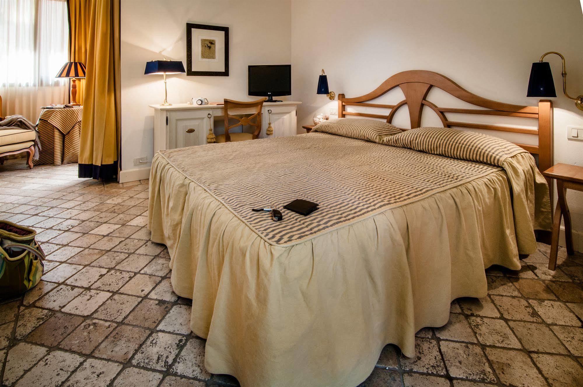 Hotel Roccamare - Casa Di Levante 4*